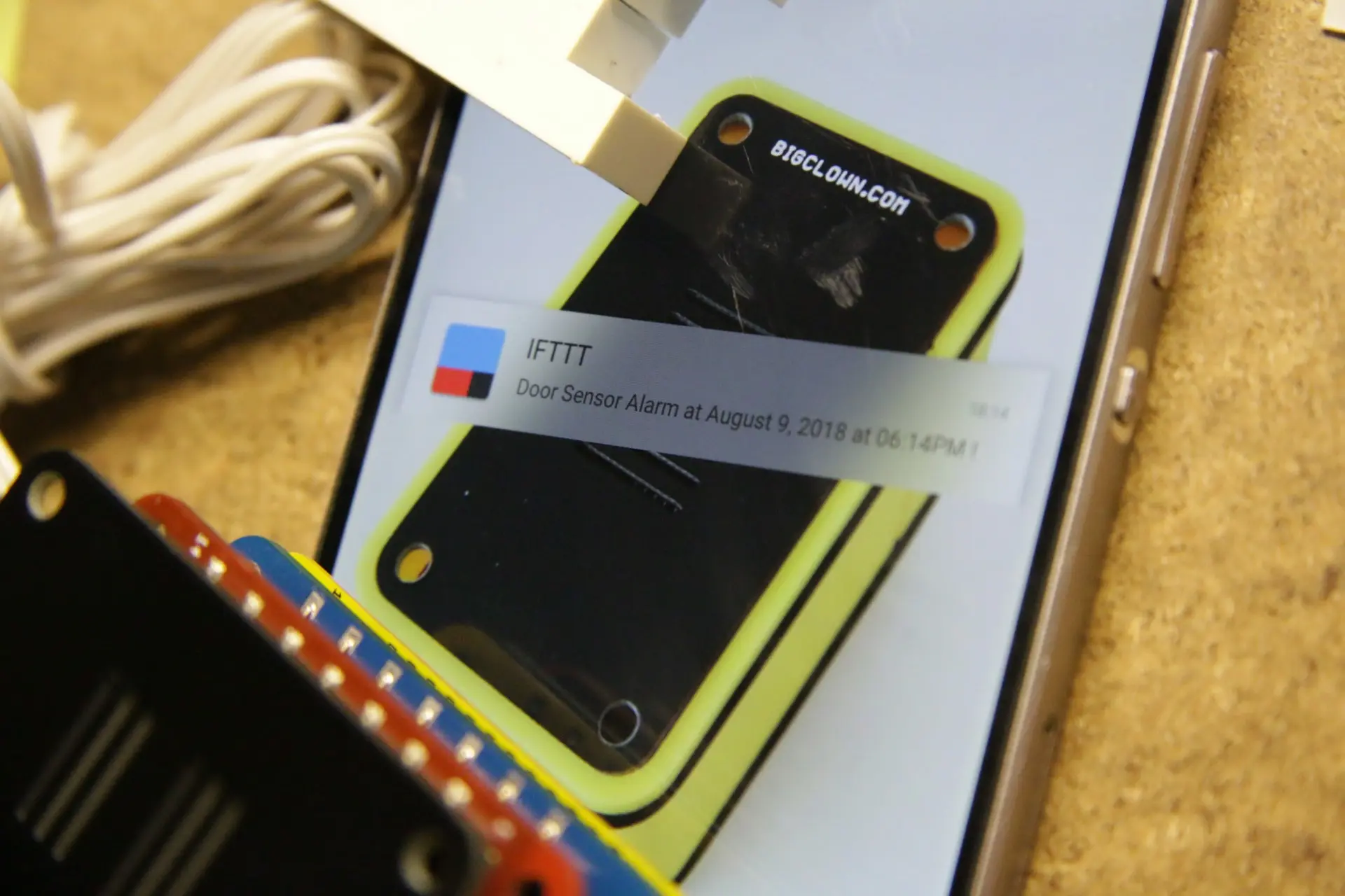 Wireless door sensor